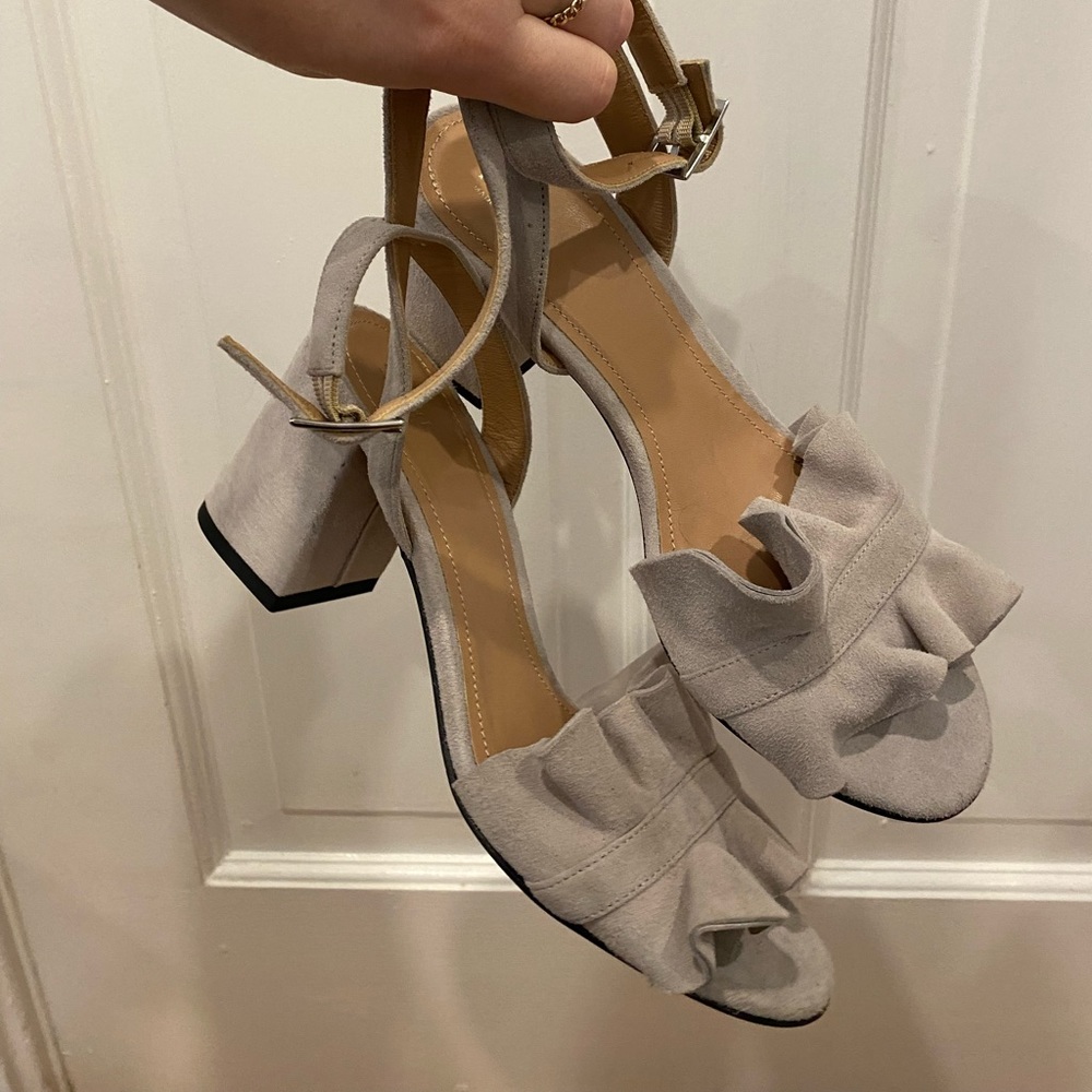 Womens Lewit Low Heeled Sandals with Frills